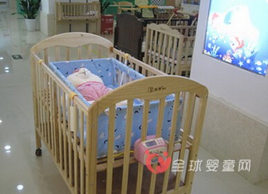 摇篮宝婴儿床助推器 解放妈妈双手让宝宝安心睡眠