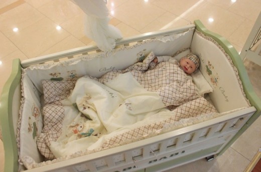 宝宝婴儿床存在4种安全隐患