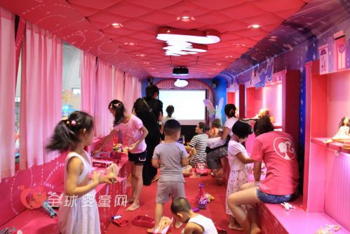口袋芭比震撼亮相玩博会 满足中国女孩定制梦想