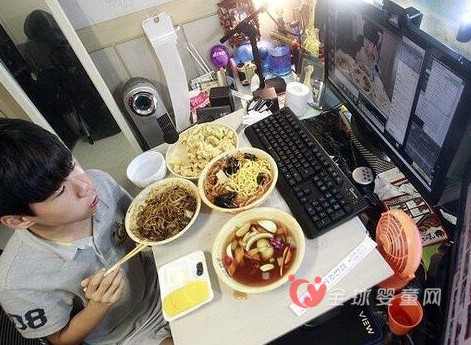 韓國14歲男孩日進斗金 賺錢源泉竟是網(wǎng)上直播吃飯