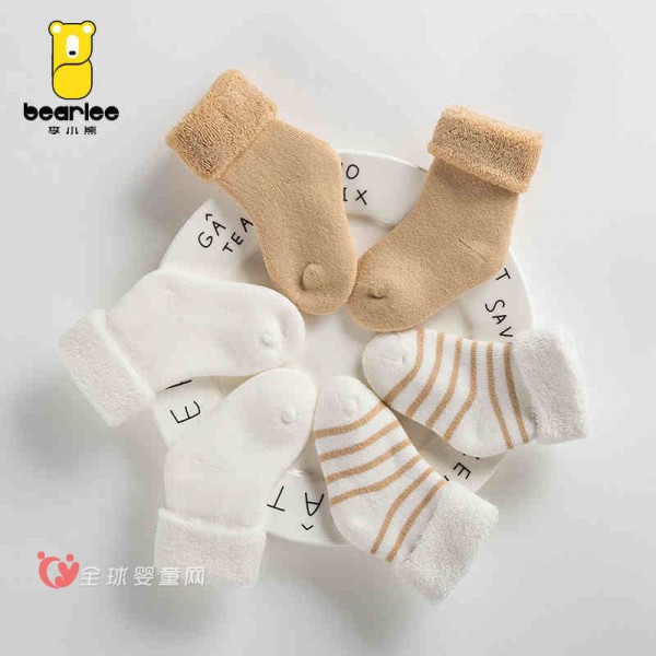 新生儿应该穿什么样的袜子 李小熊新生儿袜子怎么样
