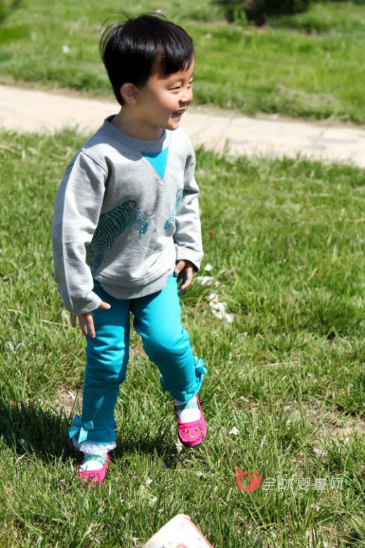 塔米拉拉婴童服饰给孩子一个色彩斑斓的春天