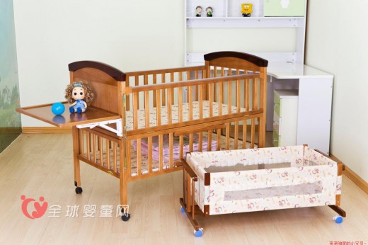 宝宝睡觉用什么婴儿床 喜娃娃松木婴儿床怎么样