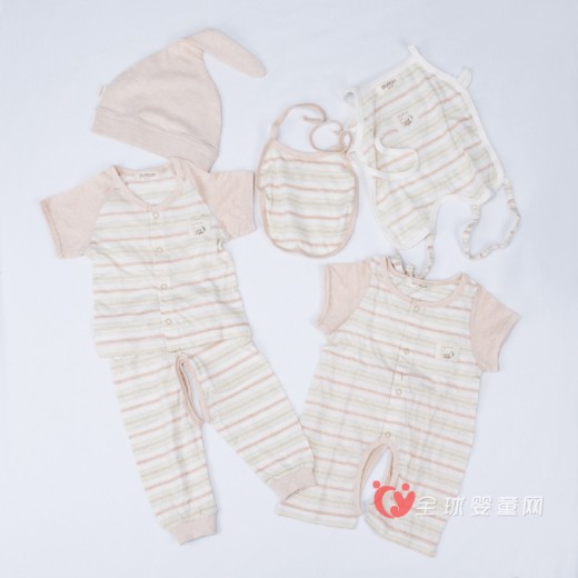 绿典彩棉童装告诉您婴儿礼盒里有哪些婴儿服饰