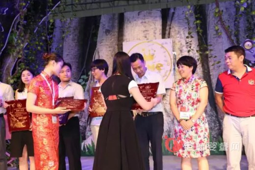 上海CBME孕婴童展：澳优能力多荣获“服务十年奖”