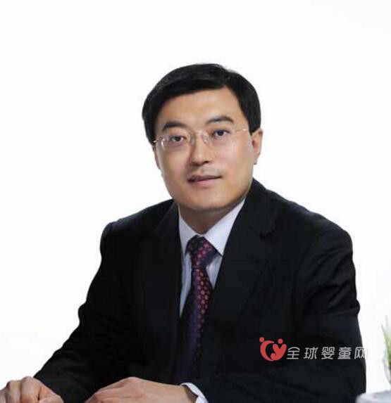 内蒙古伊利实业集团股份有限公司董事长兼总裁潘刚