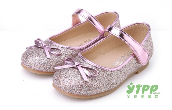 时尚与舒适并存的蝴蝶结公主鞋   保护宝宝足尖健康的成长