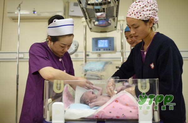 中国二孩政策成果显现 新出生婴儿增长131万