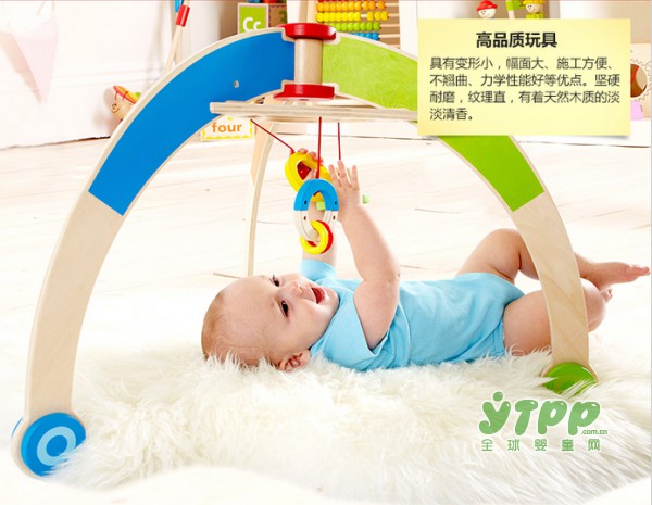 0-1岁的宝宝该不该给他玩玩具？要买哪种才适合他呢？