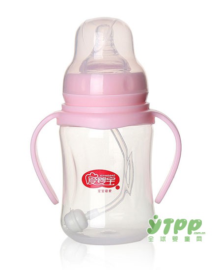 奶瓶用久了存在一定的健康风险 妈妈们要及时的给宝宝把奶瓶换掉