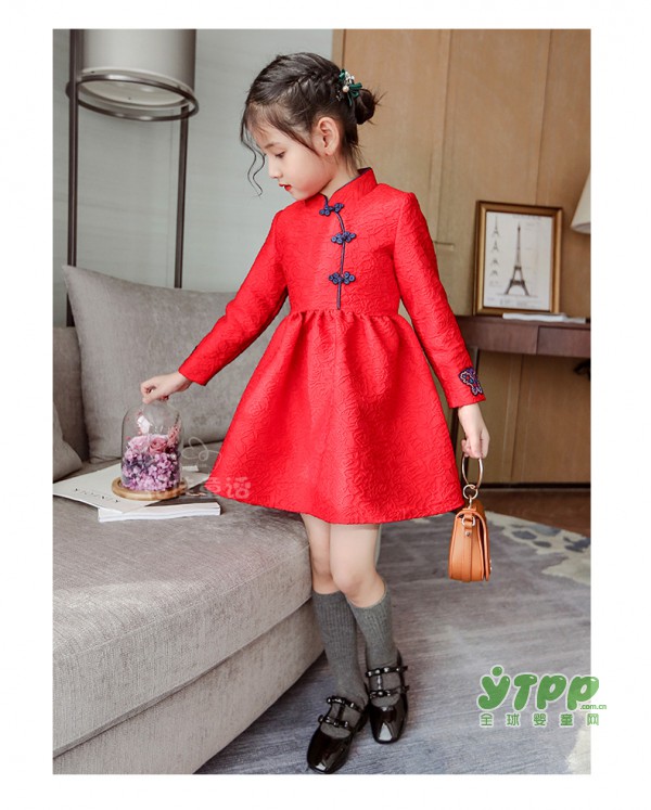 铭佳童话早秋新品发布  让一抹中国风的红色连衣裙点亮宝贝的气质