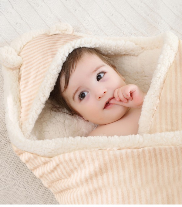 果果阿成新生儿抱被保暖睡袋     带给宝宝子宫般的安全感