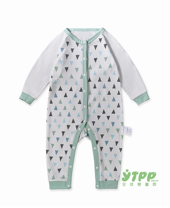 开心桔子时尚舒适健康的专业婴童装 适合宝宝穿的服饰品牌