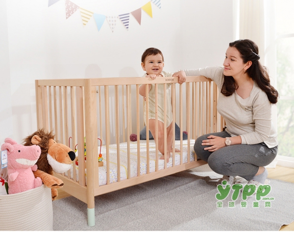 巴布豆实木多功能婴儿床 给宝宝自然安全的呵护