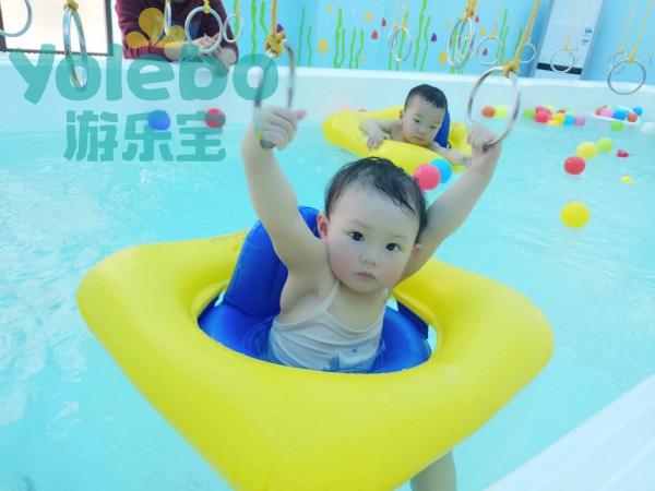 婴幼儿游泳池突发溺水事故怎么办？牢记抢救步骤不要慌