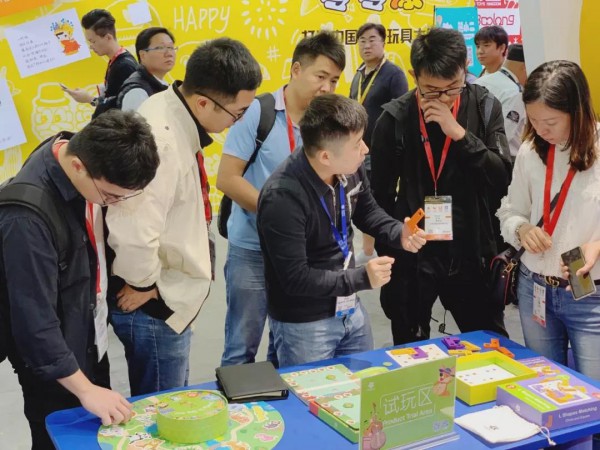 2019玩具展上海站，Pinwheel引起“墙裂”围观