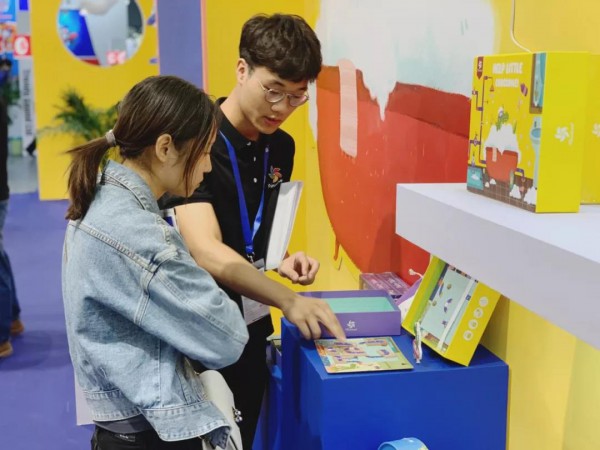 2019玩具展上海站，Pinwheel引起“墙裂”围观