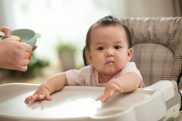 宝宝几个月可以添加辅食？鲁贝比有机果蔬米粉营养天然易吸收