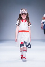 FILA KIDS驚艷亮相上海時(shí)裝周 詮釋經(jīng)典與潮流的時(shí)尚碰撞