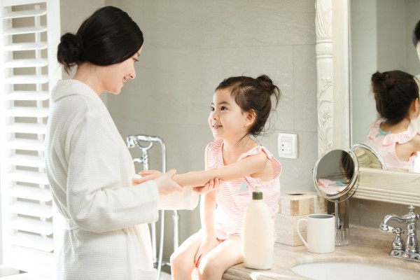 夏季宝宝护肤你做对了吗？惠因美洗护用品保护宝宝肌肤健康