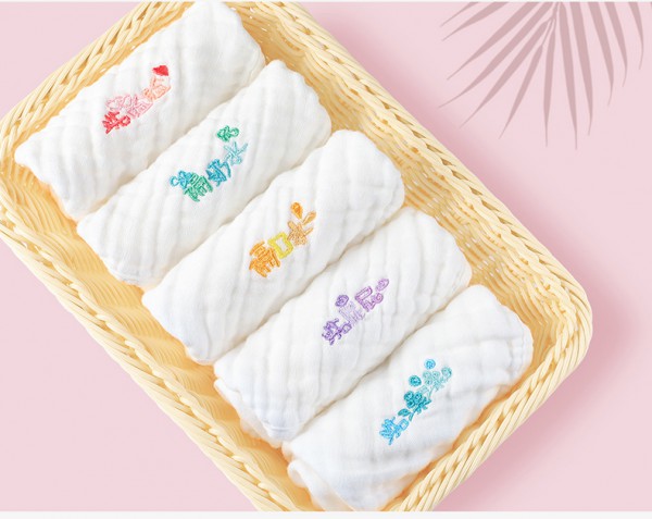 婴儿口水巾用哪种好  小哈伦婴儿纯棉纱布口水巾软糯透气•吸水力MAX