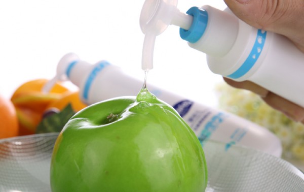 家用洗洁精能洗奶瓶吗？德拉斐尔奶瓶果蔬清洗剂天然、更健康