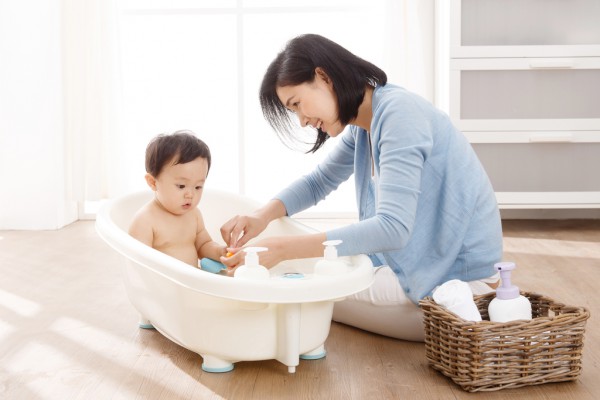 童将氨基酸洗发沐浴露—温和无泪不刺激，让宝宝从此爱上洗澡