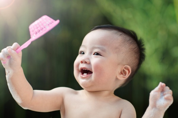 婴儿洗衣液哪种好？小顽虫婴儿洗衣液天然植物更温和 呵护宝宝肌肤健康