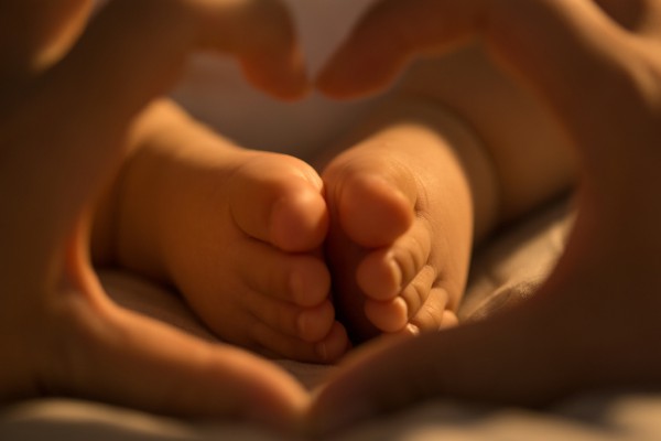 宝宝的脚是扁平足怎么办？  有什么方法可以纠正