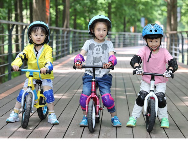 骑平衡车有什么好处    飞鸽儿童平衡车体验更多关于童年的快乐