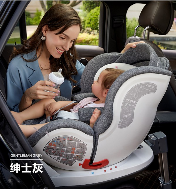 感恩西亚儿童360度旋转安全座椅    为孩子娇嫩的身体提供“硬核”保护