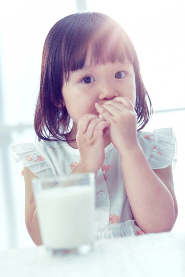 揭秘儿童奶粉中添加的水解蛋黄粉对孩子骨骼成长的影响