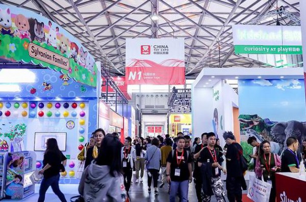 长亿玩具亮相CTE中国玩具展，展示现代玩具与热门IP的完美结合
