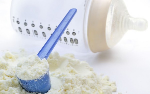 多品牌战略突破配方注册制限制 国产奶粉现收购热