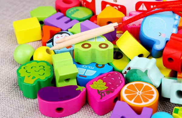 木丸子串珠子穿线益智力动脑积木玩具  适合1-2岁宝宝的玩具