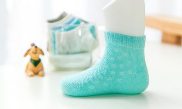 宝宝夏季需要穿袜子吗   法比兔夏季薄款棉袜呵护宝宝足部健康