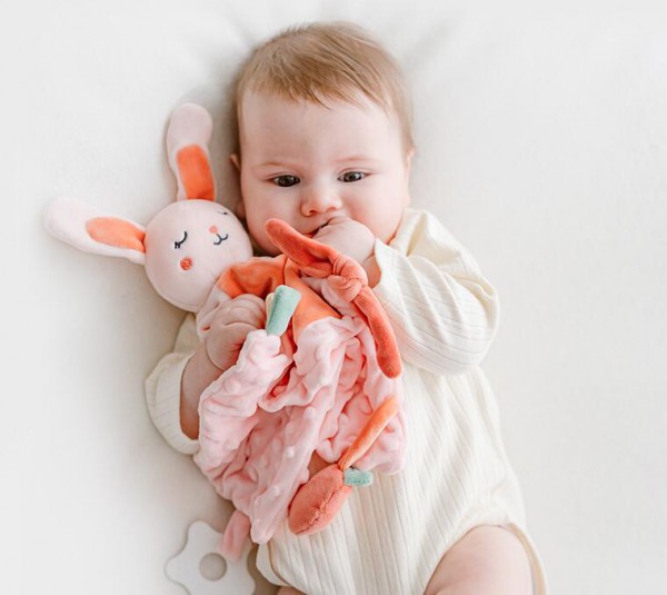 新生儿入睡玩具有哪些 嫚熙婴儿安抚玩具“妈妈”得味道