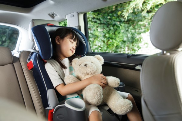 上海儿童安全座椅安装率不足六成 或将写入沪"道路交管条例"