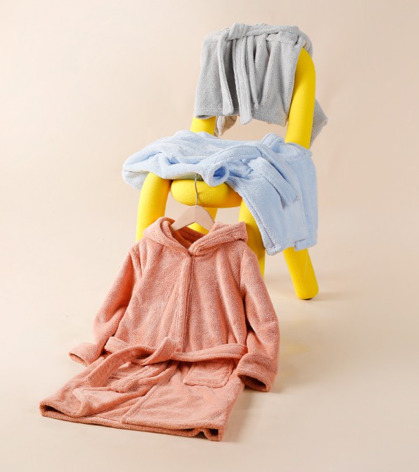 冬季宝宝的睡衣怎么选择好  巴图巴图儿童加厚珊瑚绒睡衣怎么样