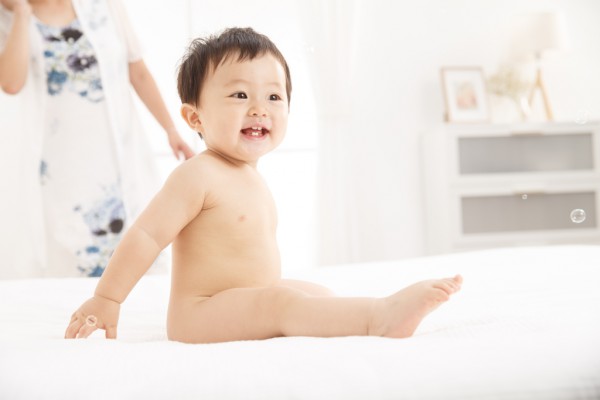 小毛豆婴幼儿橄榄润肤油好不好用     温和保湿增进父母和孩子的亲密感