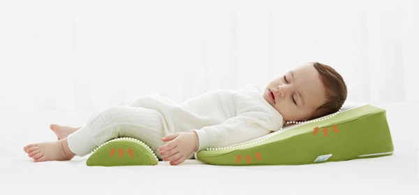 KUB可优比婴儿防吐奶斜坡垫哺乳枕   15°斜坡承托·减轻吐奶呛奶