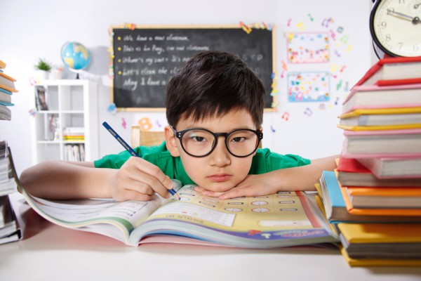 广州“双减”再发力：小学一、二年级不布置家庭书面作业