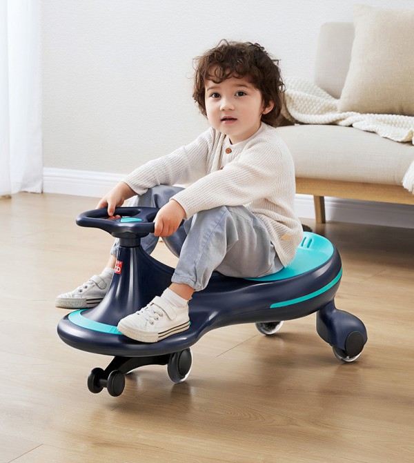如何锻炼宝宝的平衡感  好孩子儿童扭扭车给宝宝赛车般体验