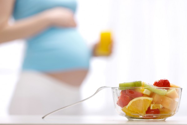 24周孕妇吃不洁食物产下巴掌宝宝  孕期能不能吃冰箱里食物