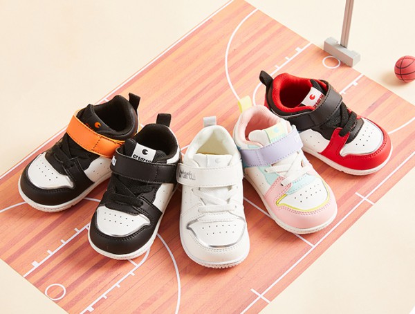 宝宝的学步鞋要怎么挑好  卡特兔宝宝机能学步鞋怎么样