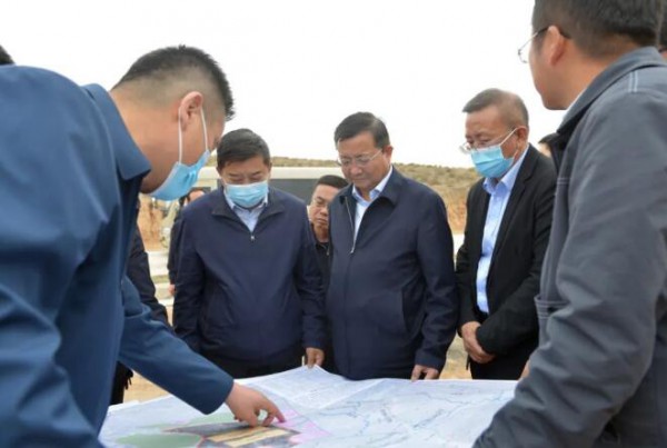 宁夏农垦集团与吴忠市政府签署5万头奶牛场建设项目框架协议
