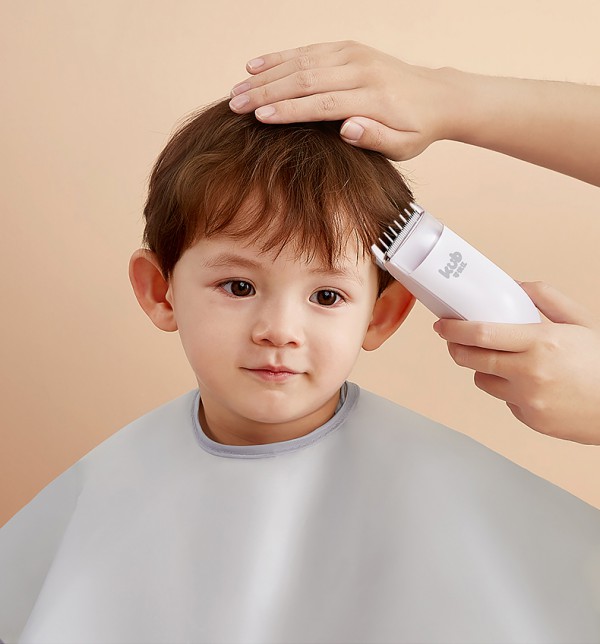 为什么要选择儿童专用理发器   可优比婴儿静音理发器边理发边吸发更轻松