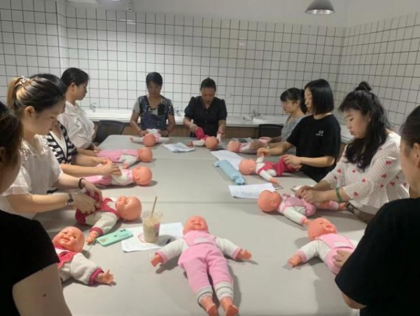 贝康国际联合中国宋庆龄基金会设立“母婴关爱专项基金”
