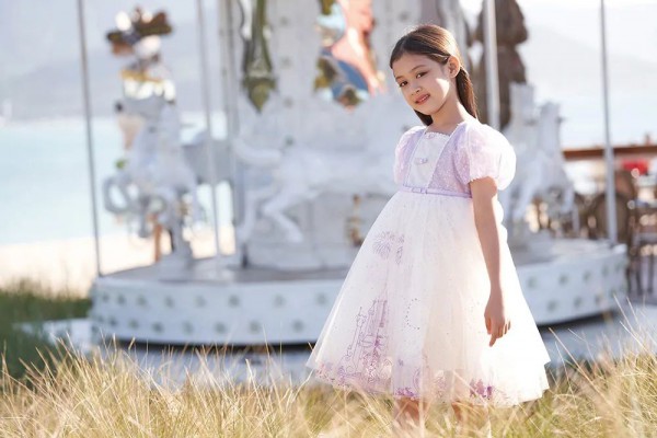 芭乐兔|女孩子们的夏日裙装大赏,一起奏响童年的梦幻圆舞曲吧