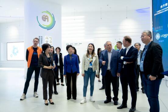 荷兰皇家菲仕兰全球CEO一行莅临怡亚通，双方就深化战略合作伙伴关系达成共识